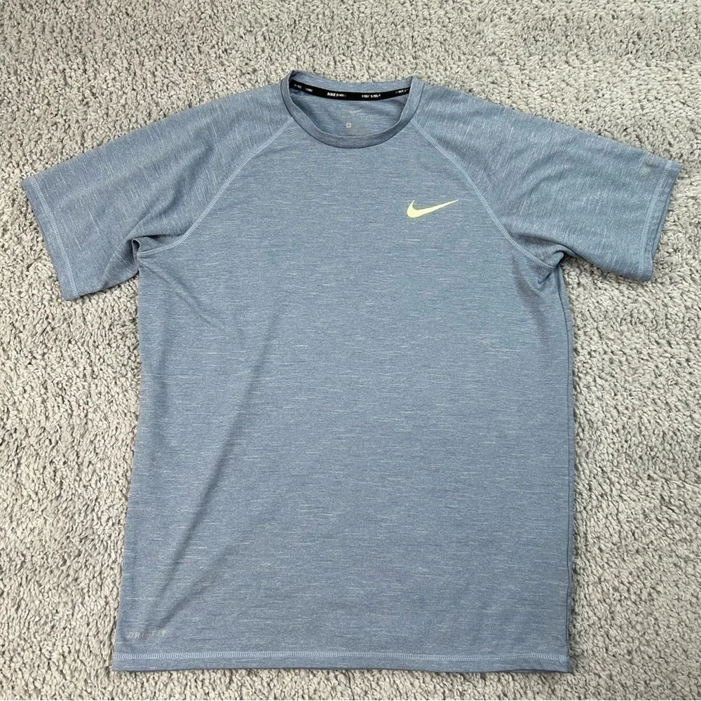 Nike Shirt Mens Medium Swim Crewneck Tee Drifit Active Outdoors Gym Fitness